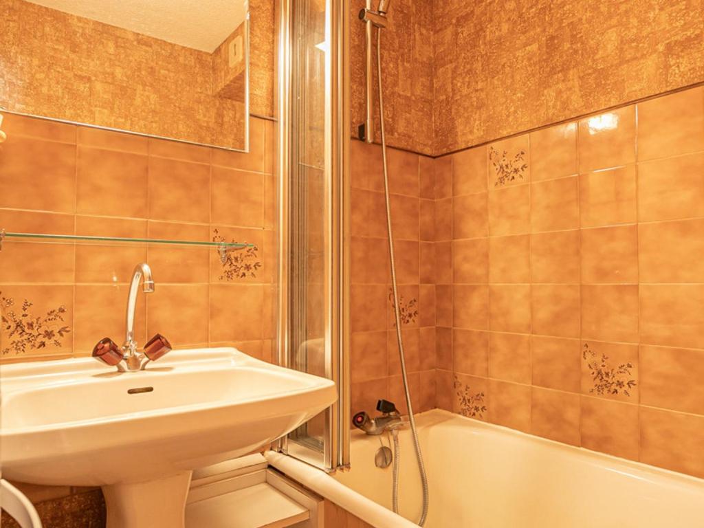 Appartement avec terrasse ensoleillée, animaux admis, parking inclus - FR-1-840-4 - 4