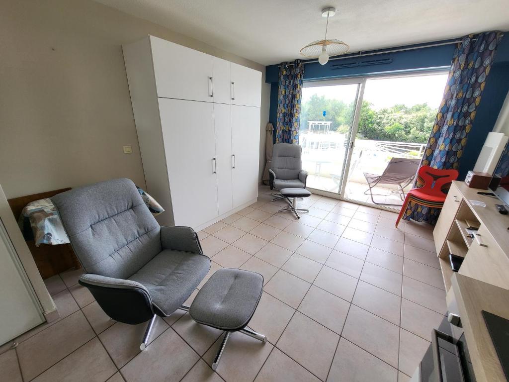 Studio rénové avec piscine et parking, proche plage - FR-1-92-955 - 4