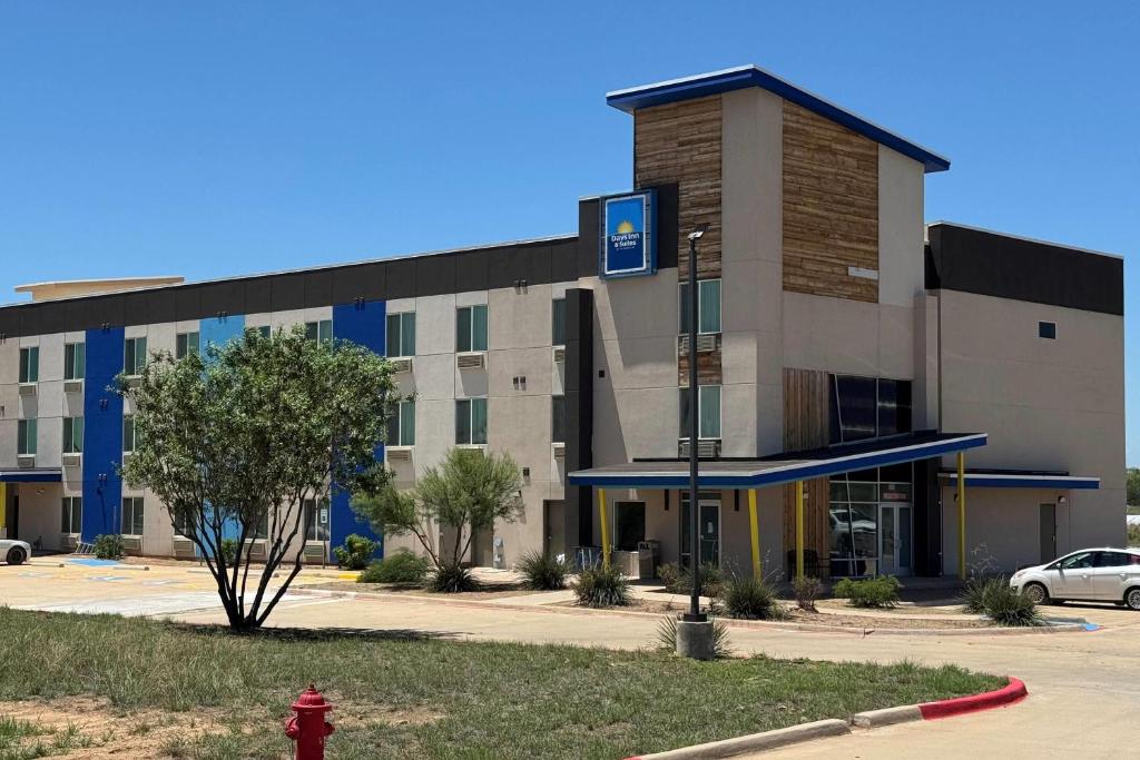 Days Inn & Suites by Wyndham Colorado City/I-20, Colorado City