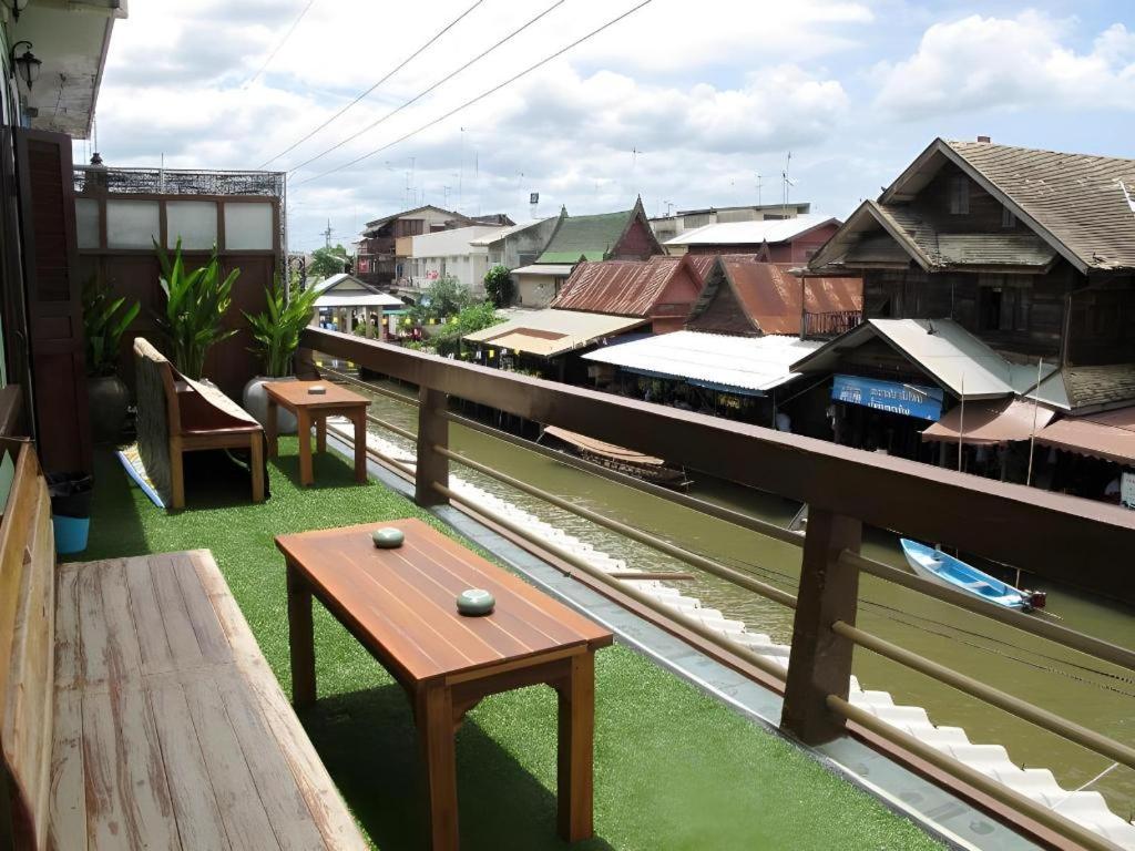 Baan Napak, Amphawa