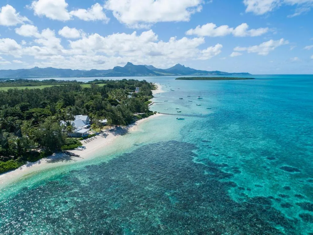 Astroea Beach Hotel，位于蓝海湾的酒店