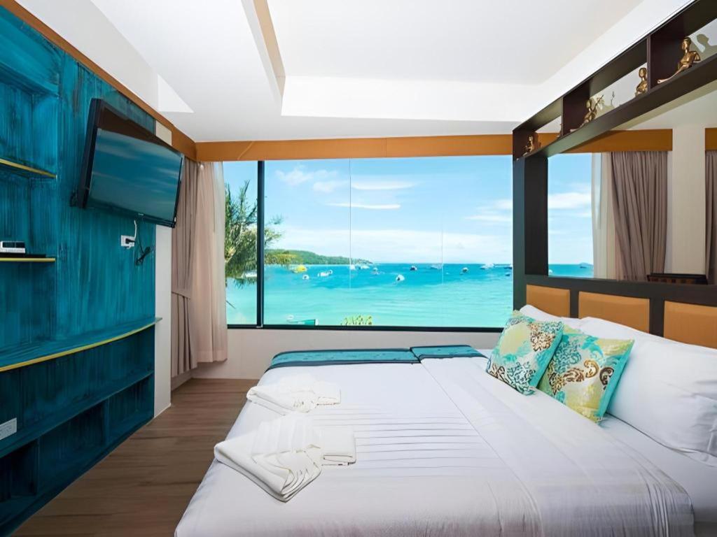 Phi Phi Nice Beach Hotel Hip