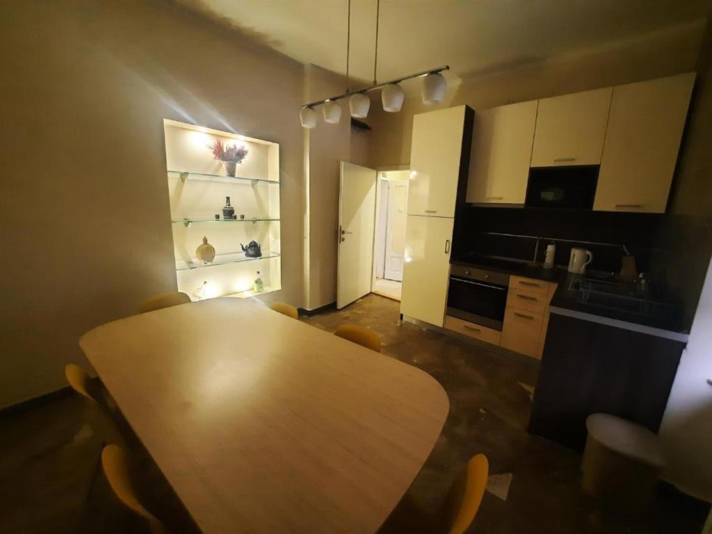 Authentic Belgrade Centre Apartment #5, Four bedrooms, One Full Bathroom, One Toilet - 1