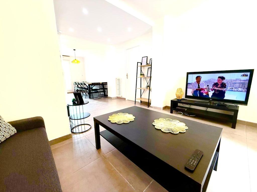 Air-conditioned, sleeps 8, St-Charles, Wi-Fi - 4