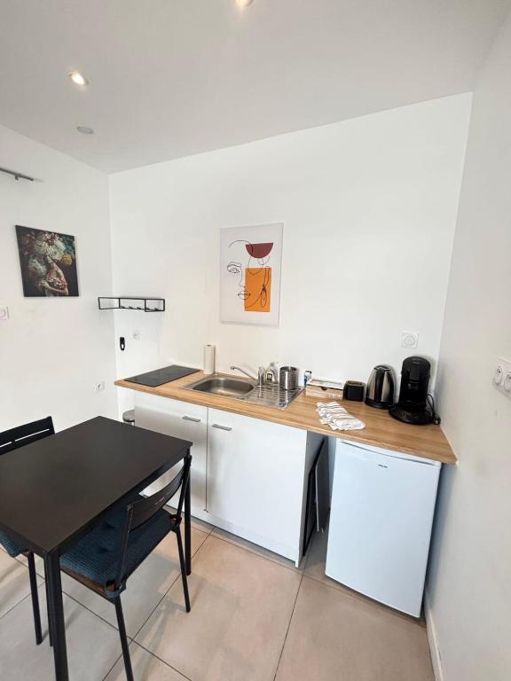 Soh Rent Strasbourg Studio 1Tv - Wifi proche gare - 5