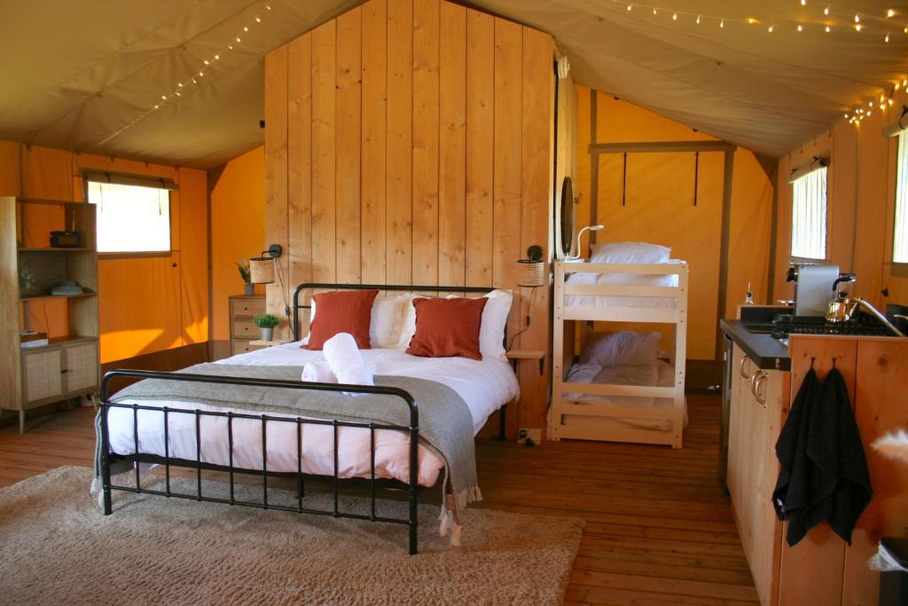 Seven Hills Hideaway - Two Bedroom, Llanvetherine