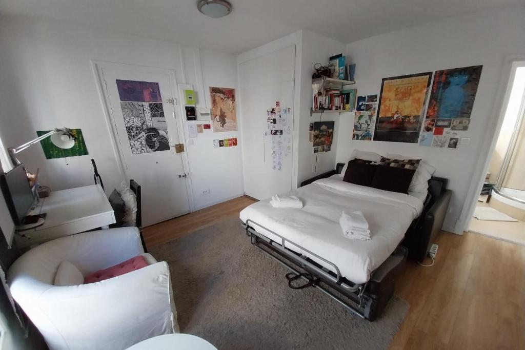 Studio for 2 - near Louvre Museum - 2