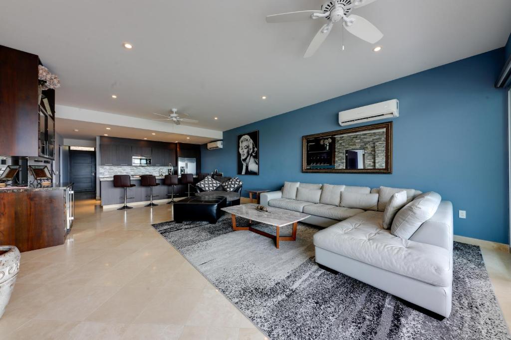 Luxe Mtn Top Retreat w/ Pool Access & Sea View! - 3