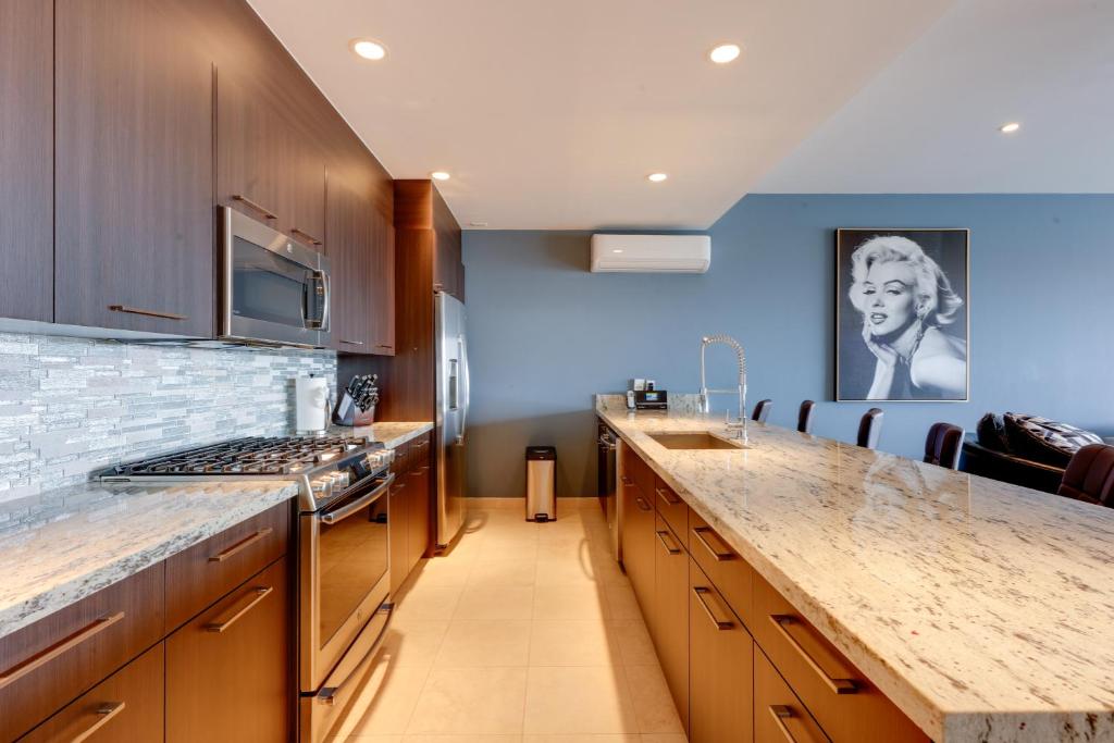 Luxe Mtn Top Retreat w/ Pool Access & Sea View! - 4