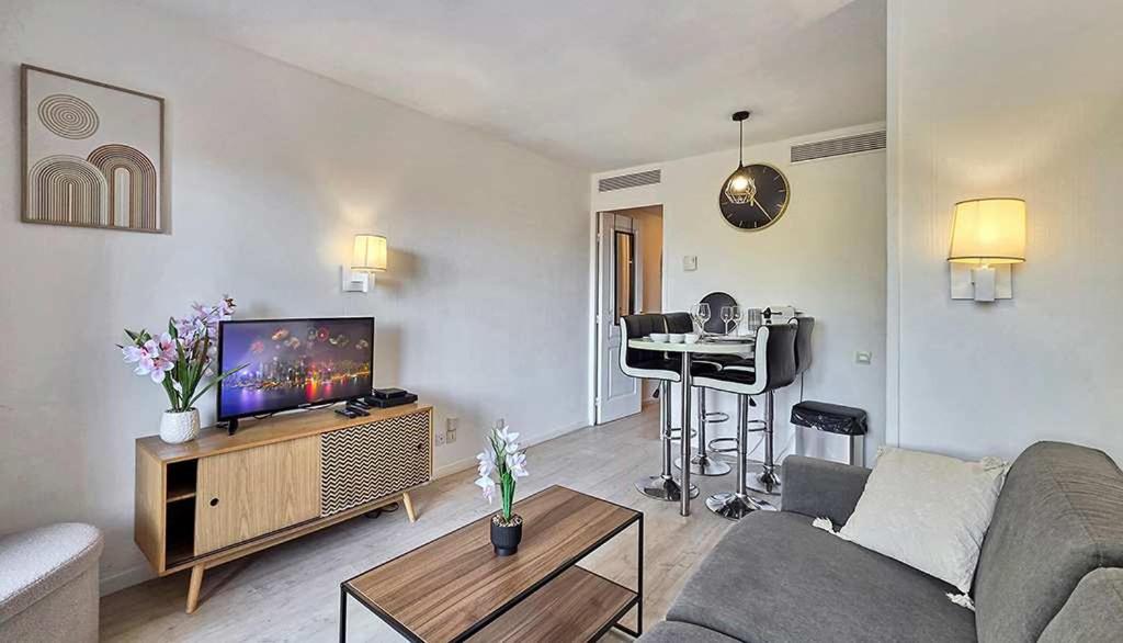 LX153 clim balcon & piscine - 2mn des plages, Cannes