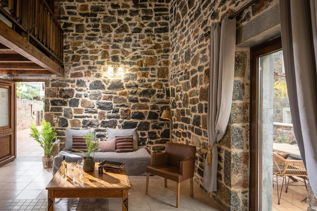 Balsamico Traditional Suites — Hotel rooms in Hersonissos