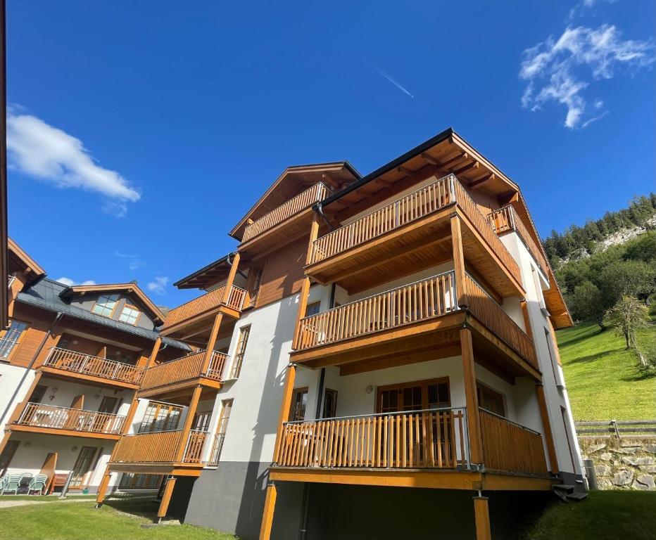 Claudia 7 by SMR Rauris Apartments - inc Spa and near Gondola, Rauris
