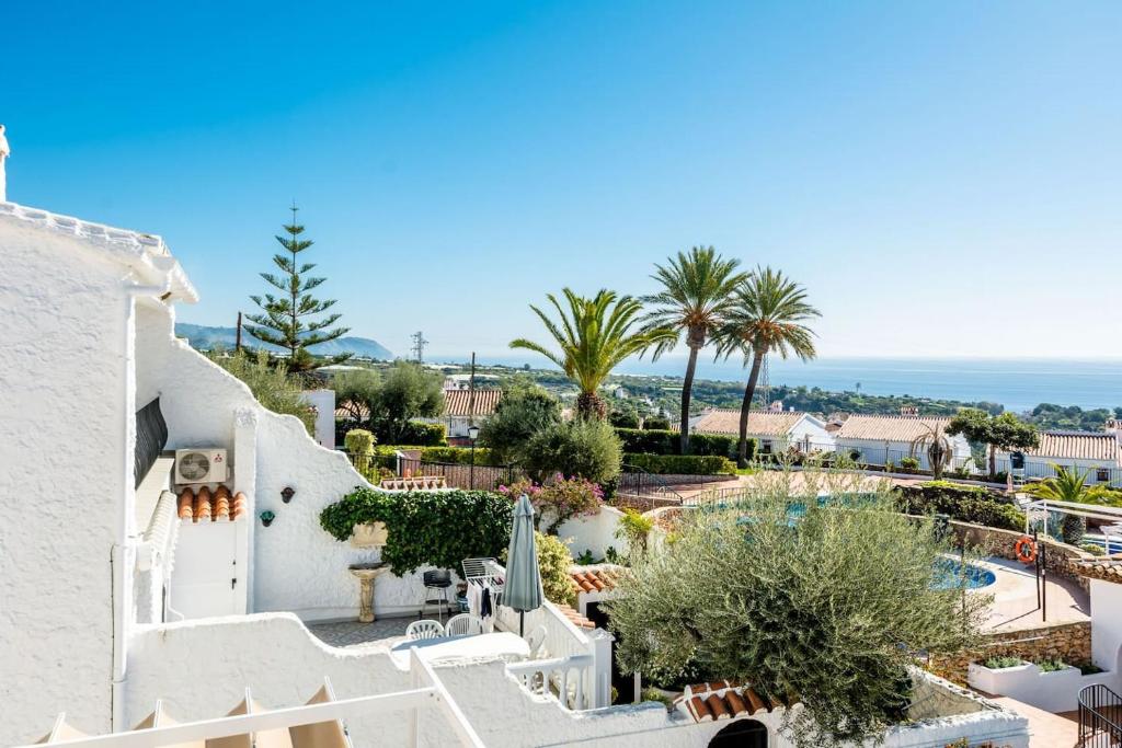 Villa Las violetas with 2 communal pools - 2
