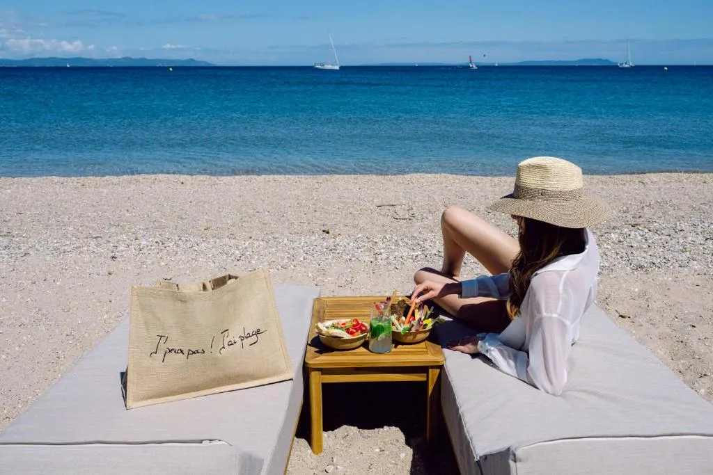 Le Hameau Des Pesquiers Ecolodge & Spa, Curio Collection By Hilton，位于耶尔的酒店