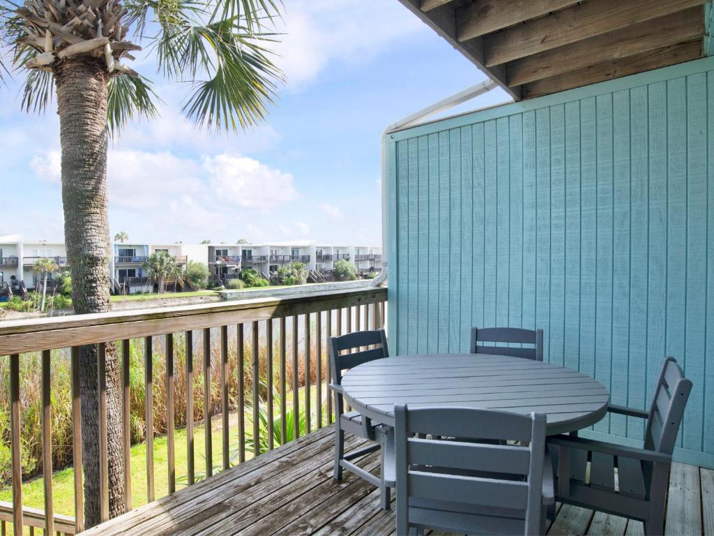 Coconuts Beach House, Pensacola Beach