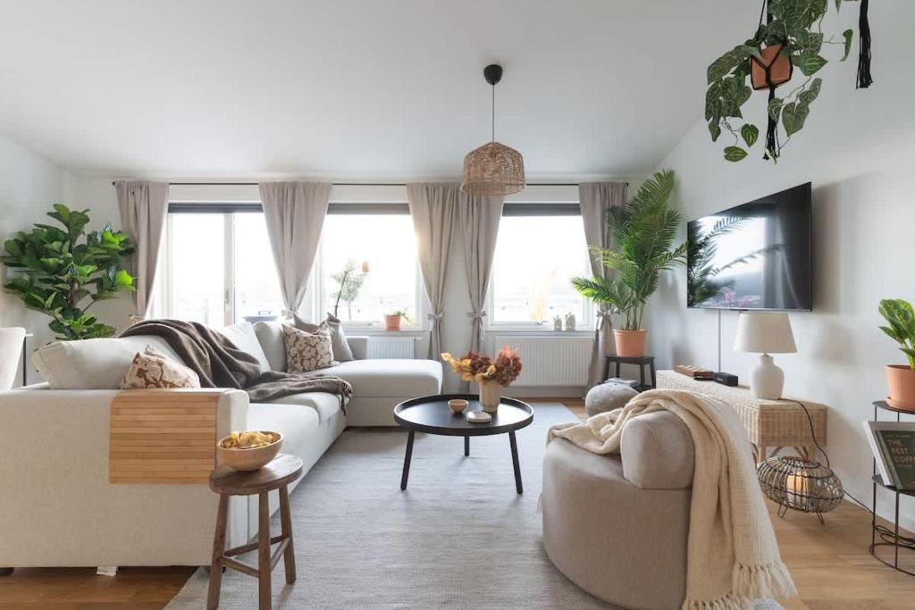 Spacious Home with Workspace and Cozy Balcony, Båstad