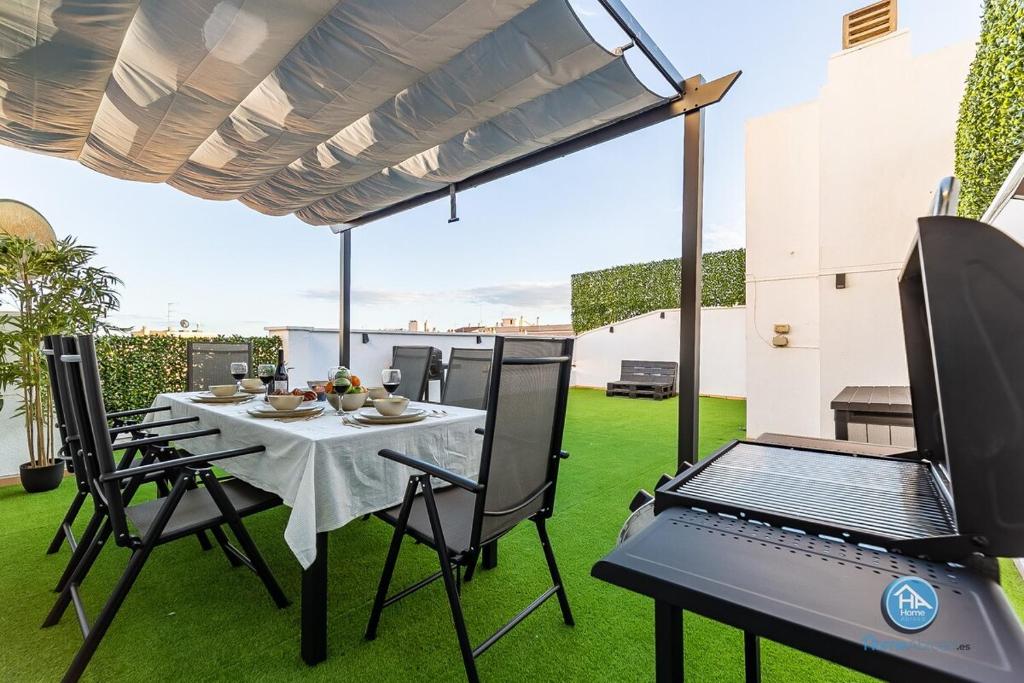 Luxury Penthouse Terrace & BBQ by TuriVida - 2