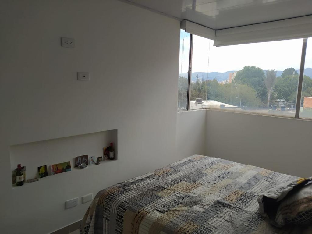 Acogedor apartaestudio, dos ambientes, cerca al aeropuerto, al terminal de transporte, central en Bogotá, Bogotá