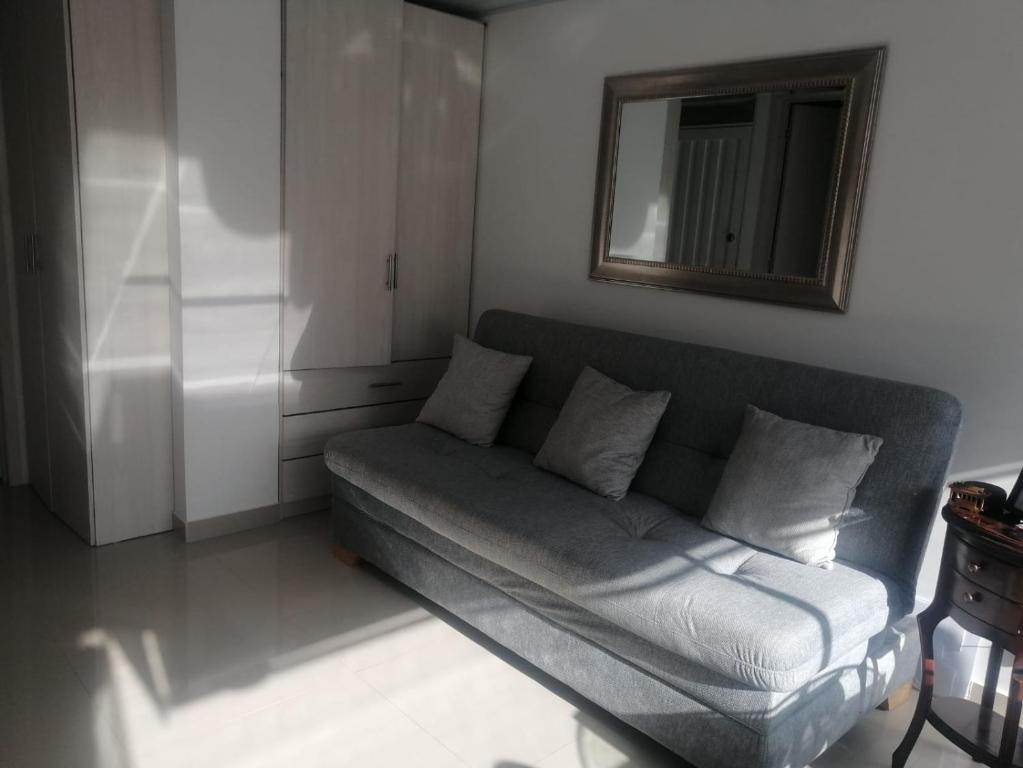 Acogedor apartaestudio, dos ambientes, cerca al aeropuerto, al terminal de transporte, central en Bogotá - 4