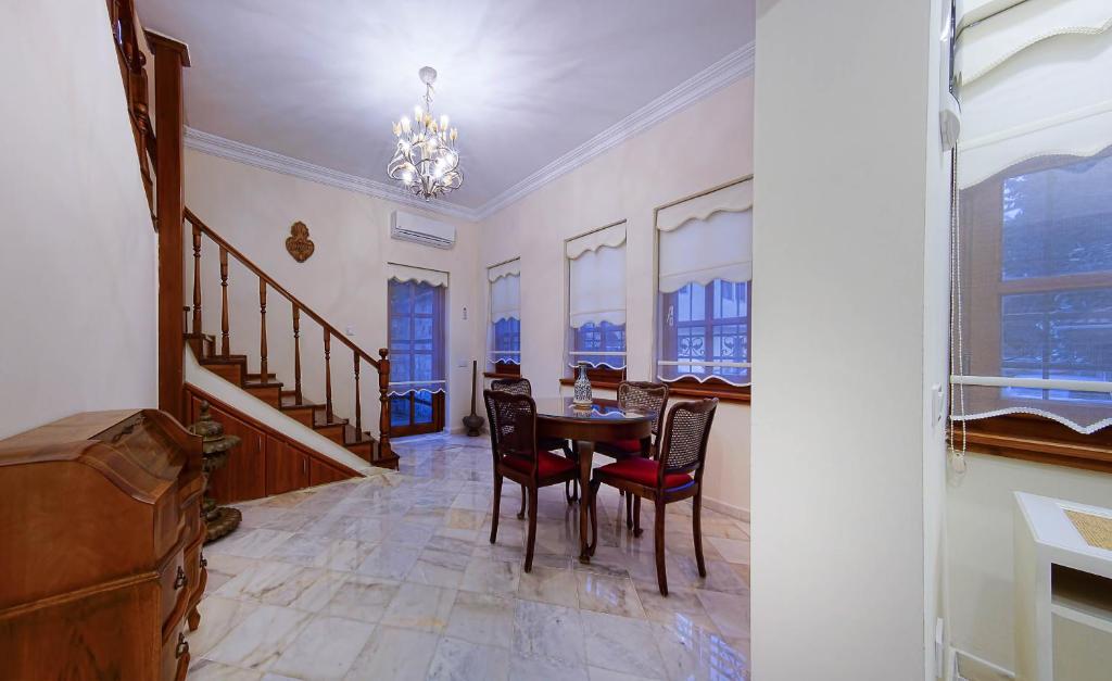 Minyon Hotel photo