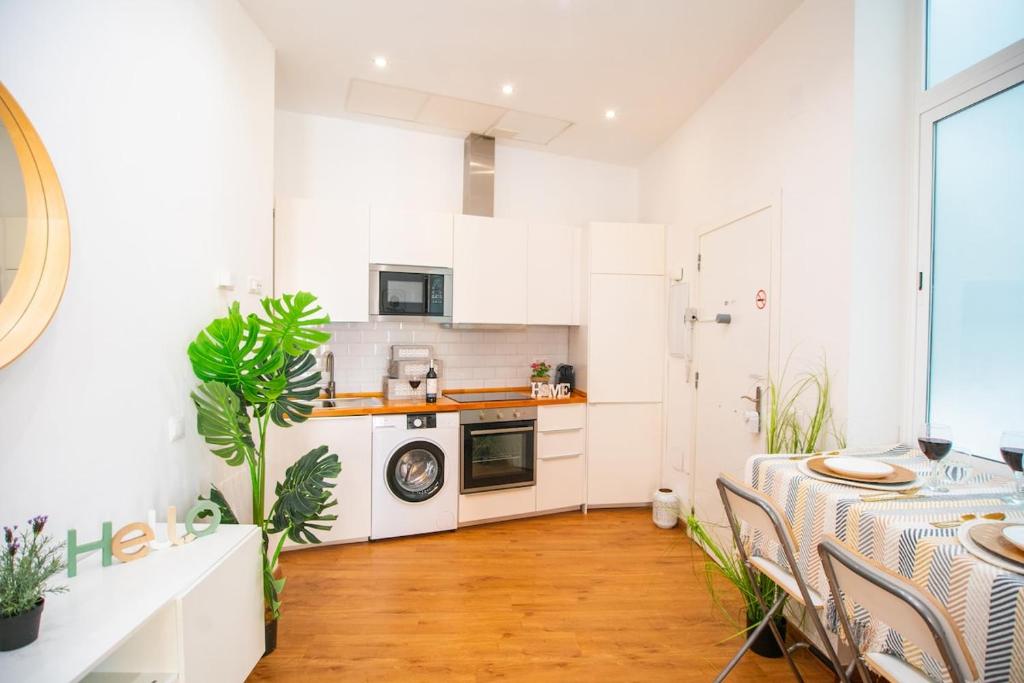 Cozy Studio Near Picasso House by TuriVida - 4