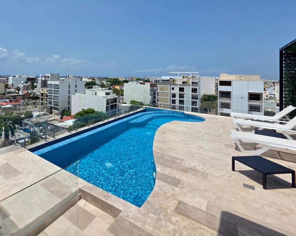 Cozy Studio with King Bed, Rooftop Pool and Fast Wi-Fi, Playa del Carmen