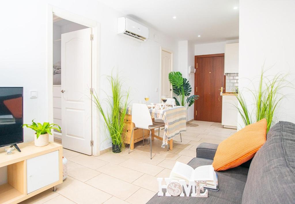 Cozy Beach Apartment by TuriVida - 1