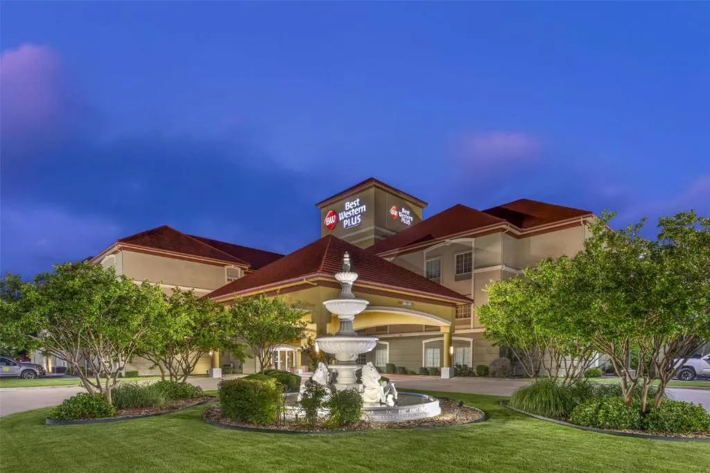 Best Western Plus Monica Royale Inn & Suites，位于格林维尔的酒店