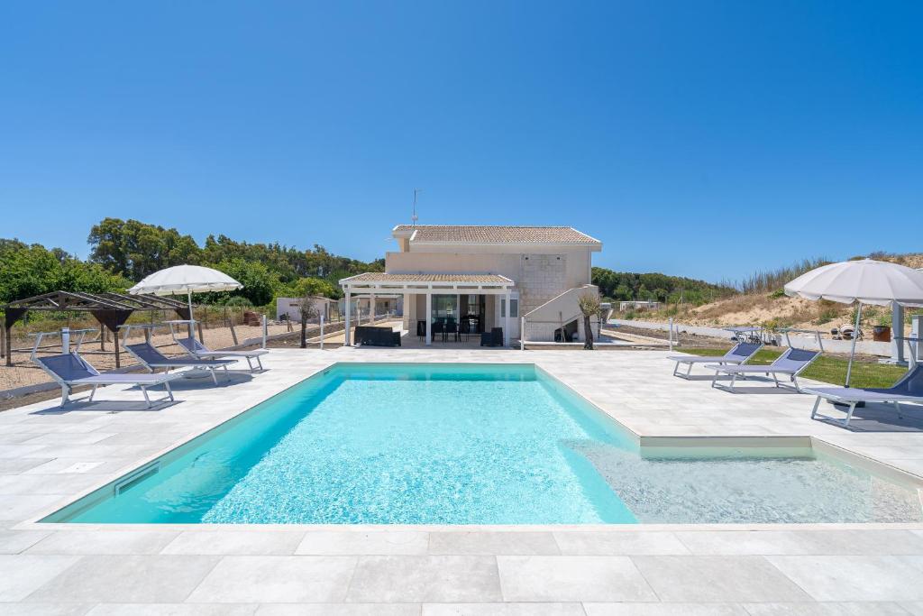 Villa very close to Santa Maria Del Focallo beach blue flag with private pool - 5