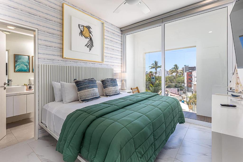 Marea Walk to Medano Stylish Stay in Cabo - 1