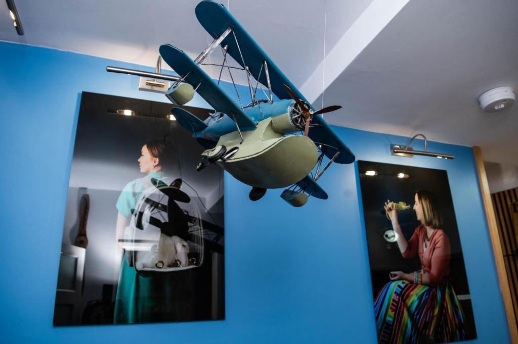 ApArt Gallery Apartment 2, Stylish 3- Bed , Free Parking ,Sleeps 6, Bedford