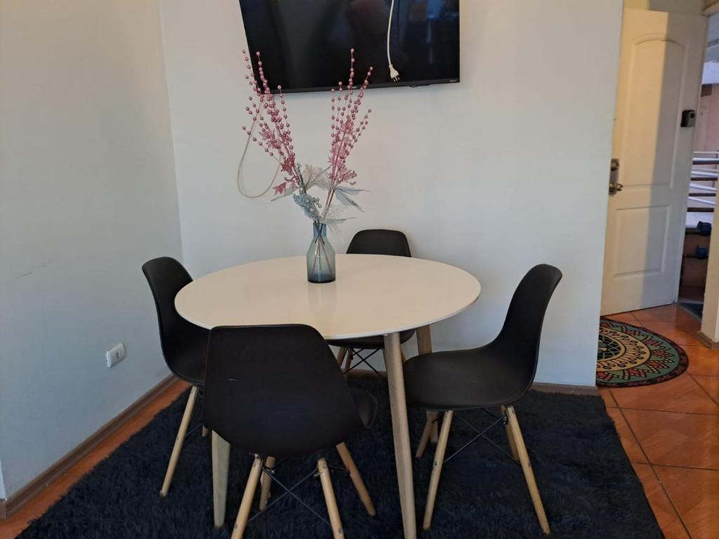 DEPARTAMENTOS CON DESAYUNO ESTACIONAMIENTO Y FACTURA 1 y 2piso - 4