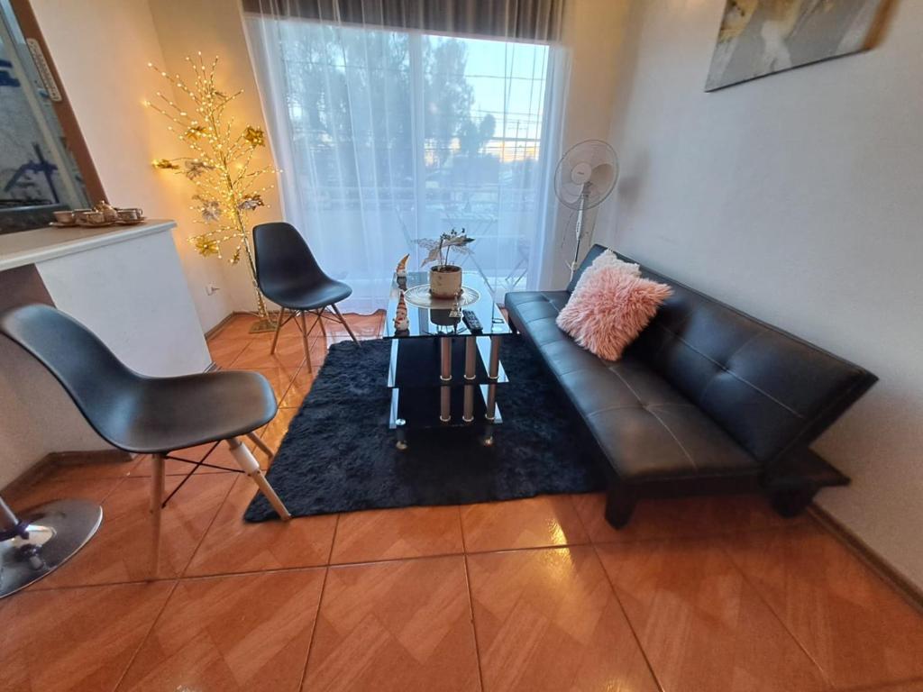 DEPARTAMENTOS CON DESAYUNO ESTACIONAMIENTO Y FACTURA 1 y 2piso - 5