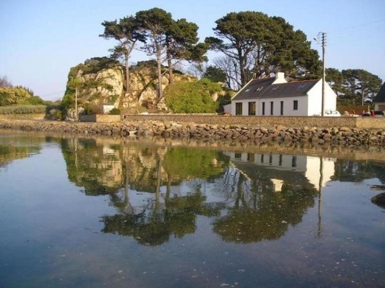 Reposant, Calme, Vue Mer imprenable à 2 m de l'eau, Petit Port Typique Breton, Penvénan