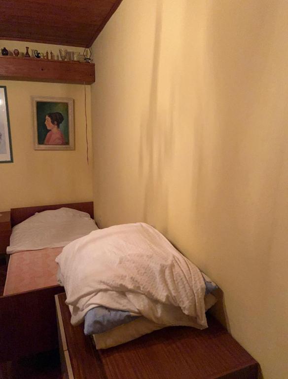 Hiša p'r Kobalu-, Idrija