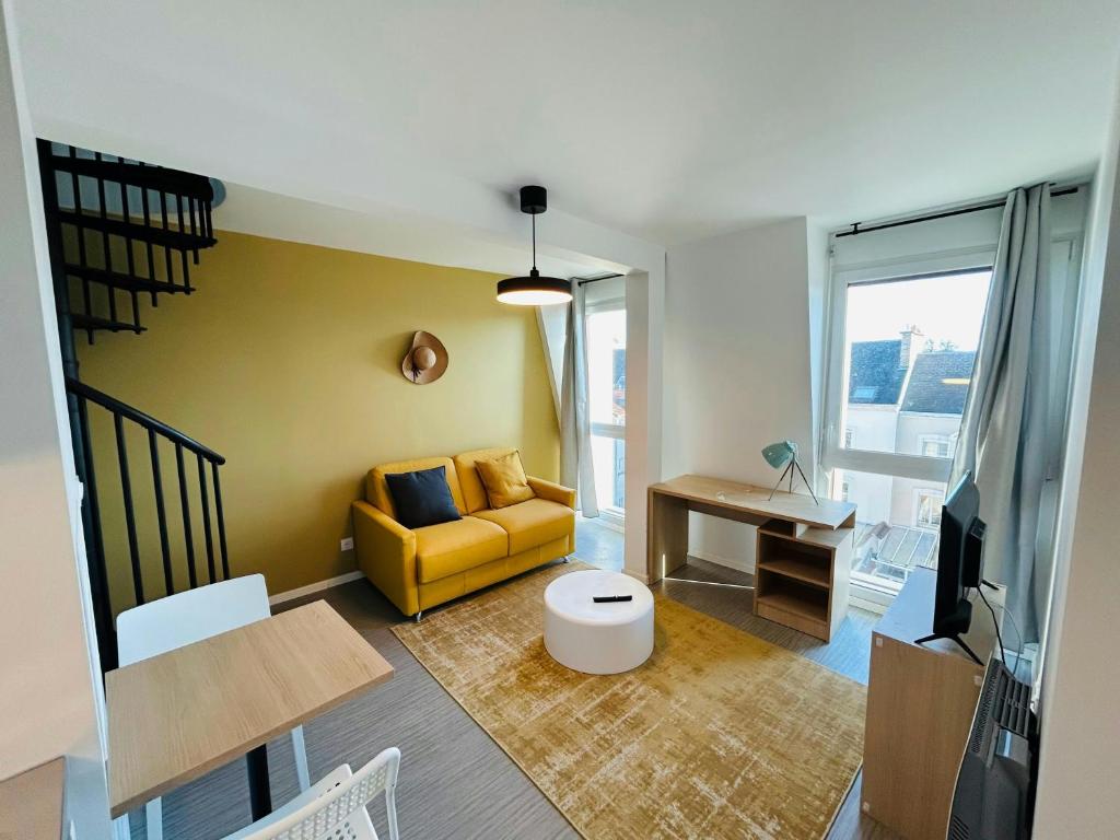 We Live In R - Duplex 503, Remeš