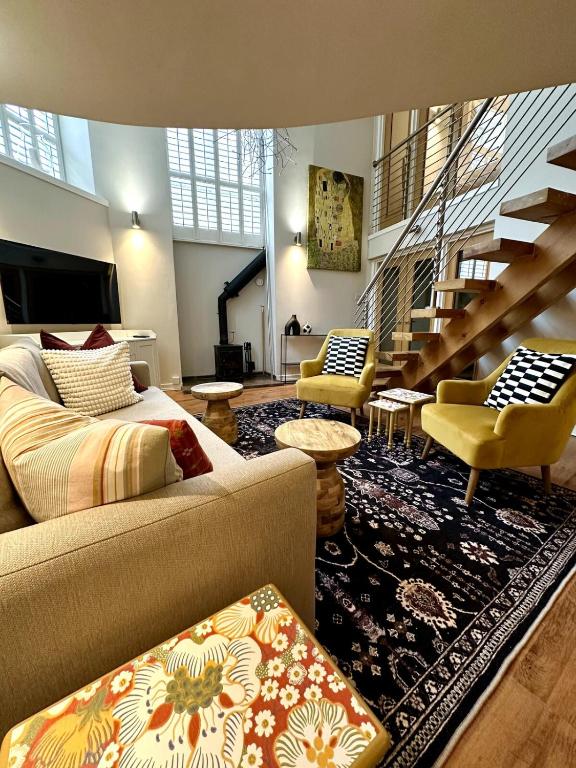 Stylish 2BR Central Edinburgh - Walk to Attraction, Edinburgh