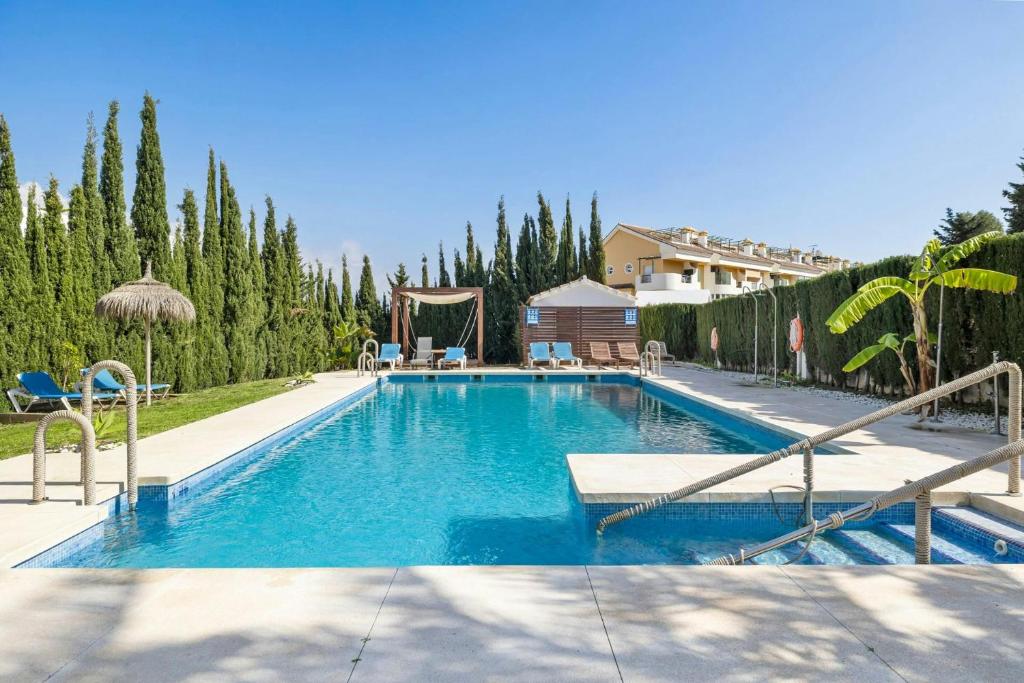 Golden Banus - 2