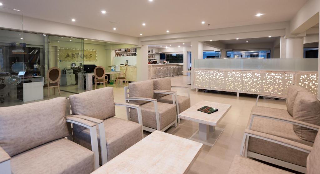 Artemis Hotel Apartments photo
