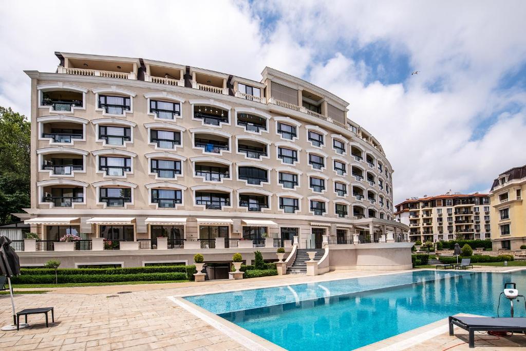 Carpe vita 1BR Pool & Parking, Varna