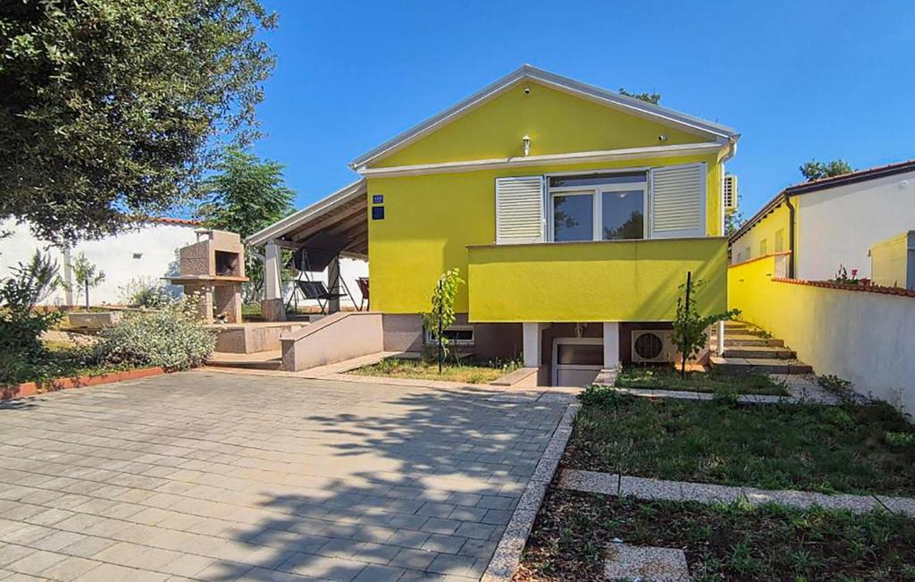 Awesome Home In Pavicini With Sauna, Pavicini