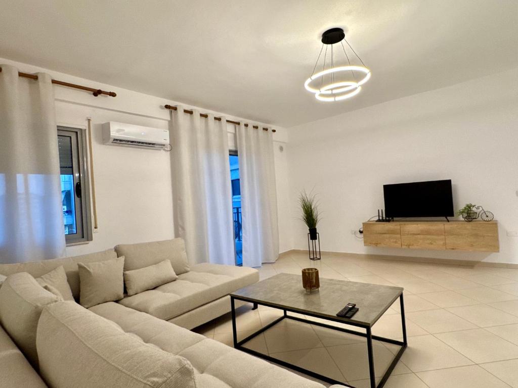 Jessies Apartment, Vlorë