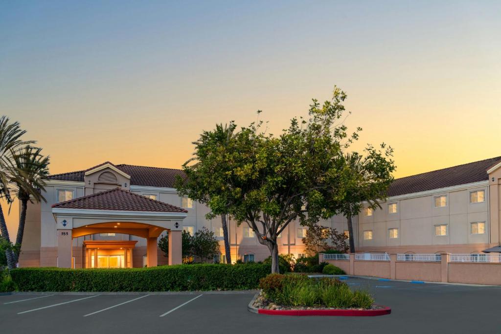 Fairfield Inn & Suites by Marriott San Francisco San Carlos, San Carlos