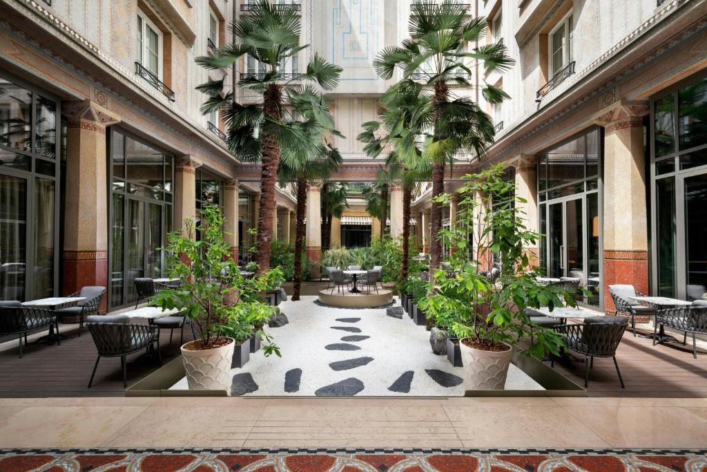 Facilities, Prince de Galles, a Luxury Collection Hotel, Paris in Paris