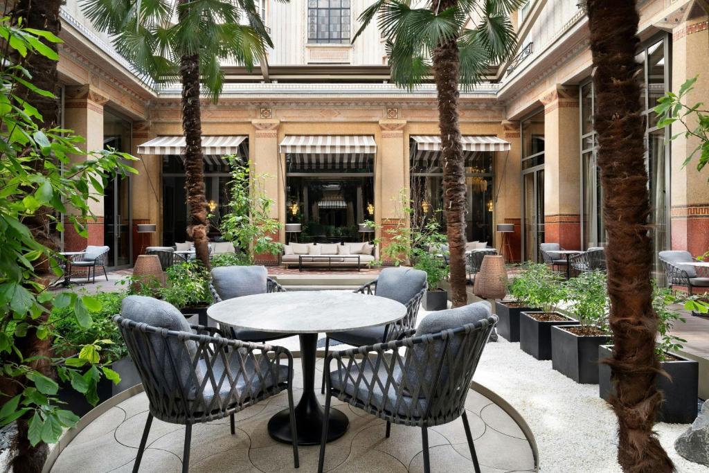 Facilities, Prince de Galles, a Luxury Collection Hotel, Paris in Paris