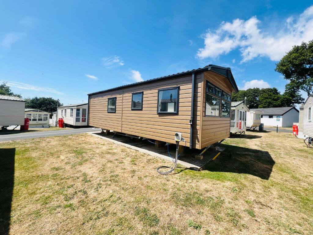 2 Bedroom Caravan FF17, Fairway, Sandown, Isle of Wight, Isle of Wight
