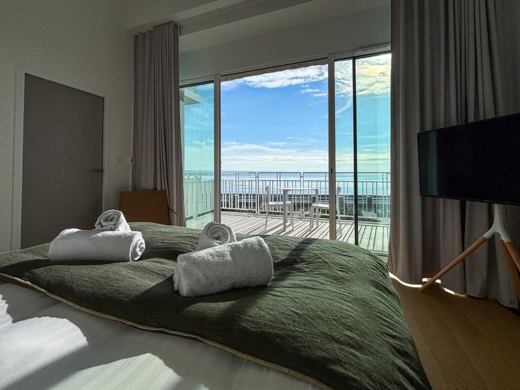 Le castel T2 piscine et vue mer plage, Trébeurden