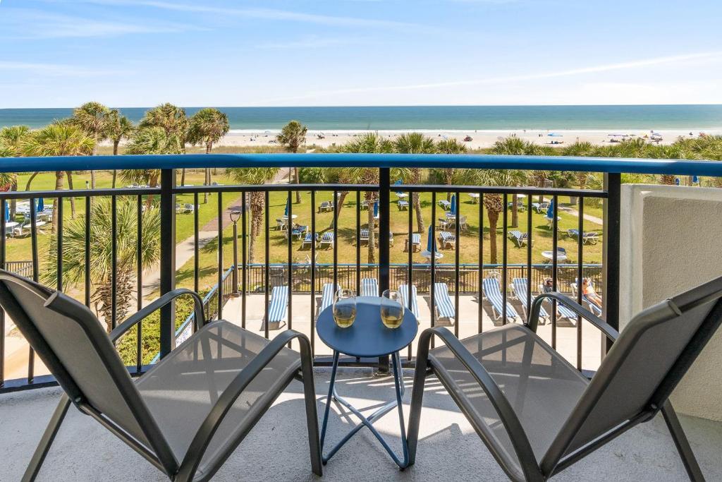 Double Palms by StayMareni - Oceanfront Suite, Myrtle Beach
