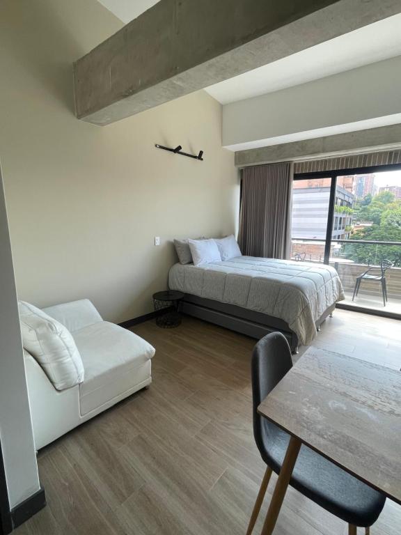 Apartamento con vista y aire acondicionado cerca a El Tesoro - 4