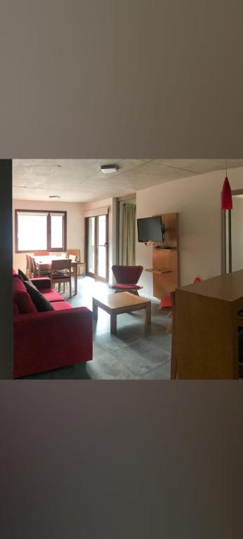 Depto con parrilla y pileta - 1